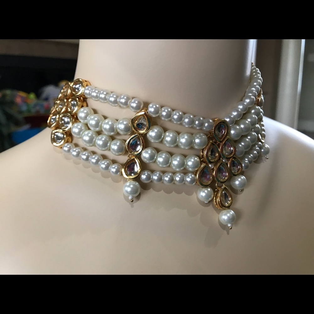 Choker - Picture 3 of 3